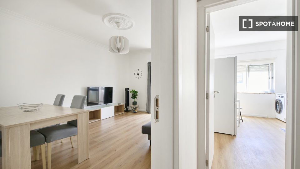Apartment Lisbon, 2 beds, 80m² — photo 7