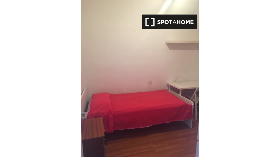 Double room Barcelona, 3 beds, 90m² — photo 1