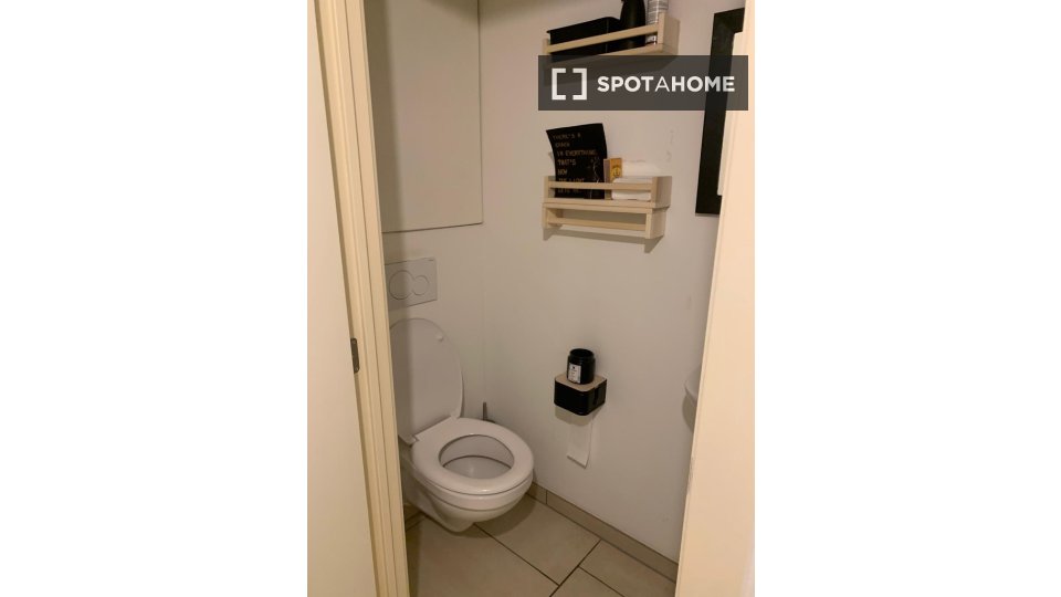 Double room Brussels, 1 bed, 98m² — photo 11