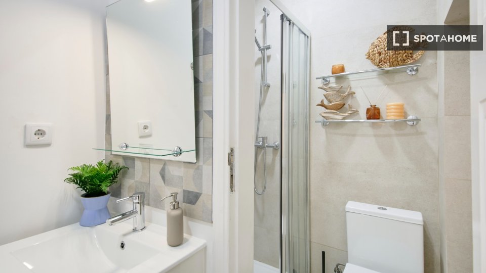 Double room Lisbon, 4 beds — photo 4