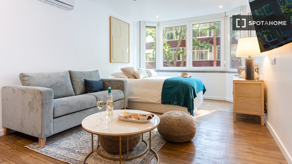Apartment mono Lisbon, 40m² — photo 1