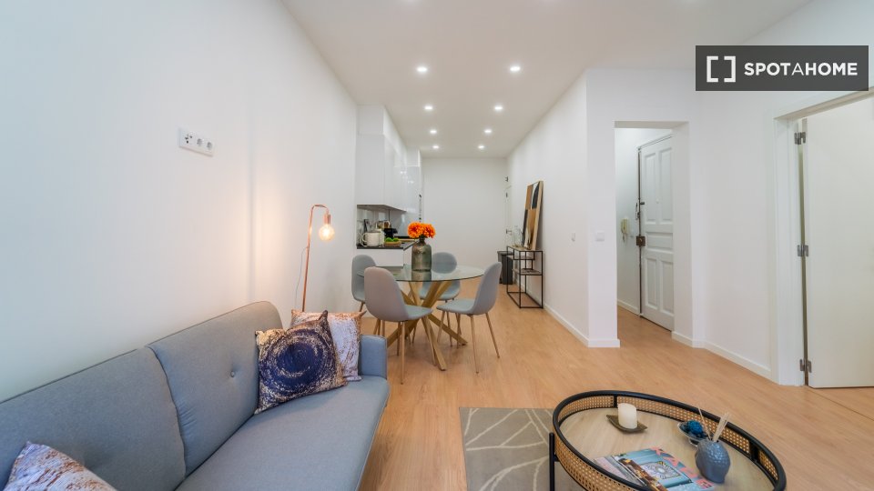 Apartment Lisbon, 3 beds, 87m² — photo 18