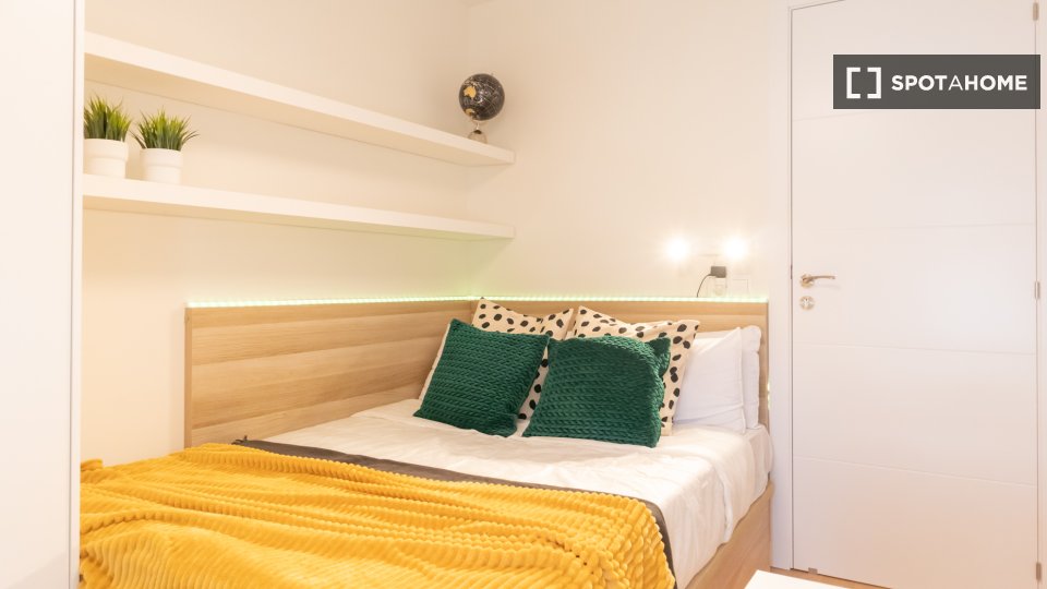 Habitación en piso compartido en alquiler en Valverde, Madrid