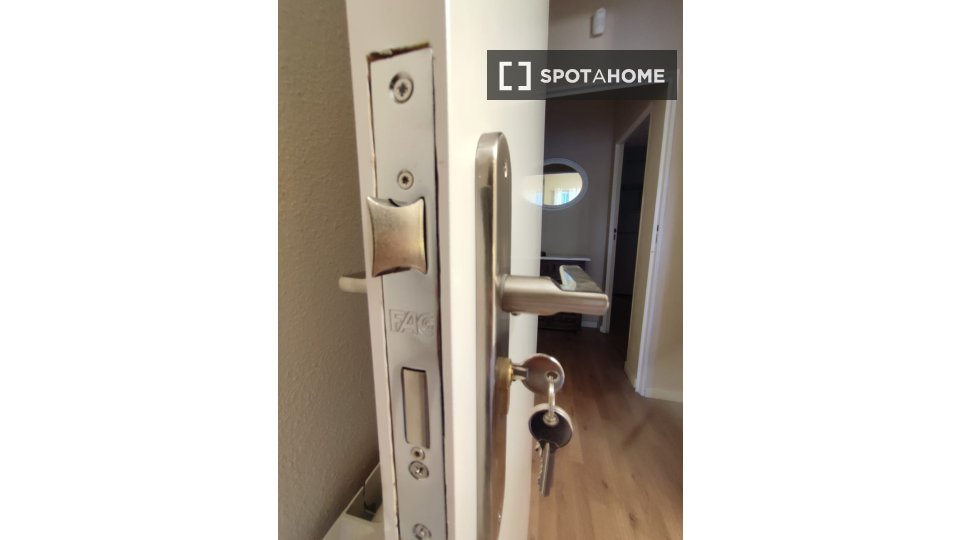 Double room Madrid, 4 beds — photo 13