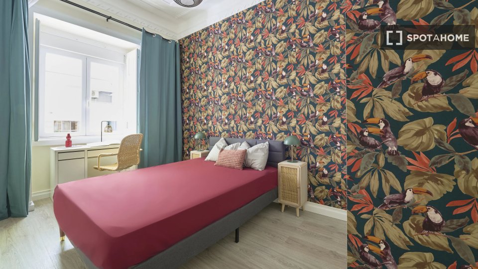 Double room Lisbon, 5 beds — photo 1