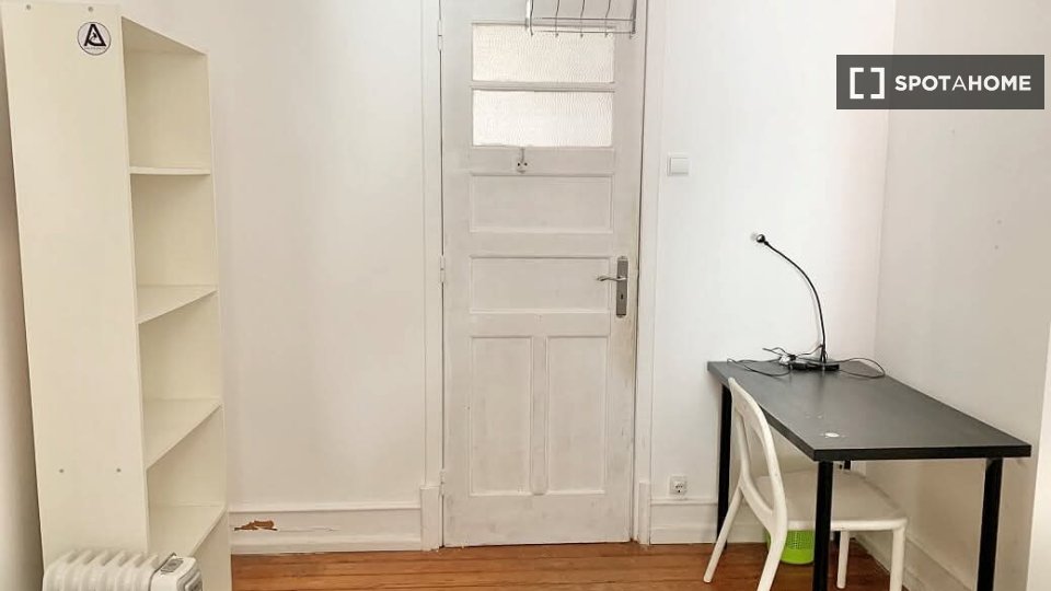 Double room Lisbon, 6 beds — photo 18