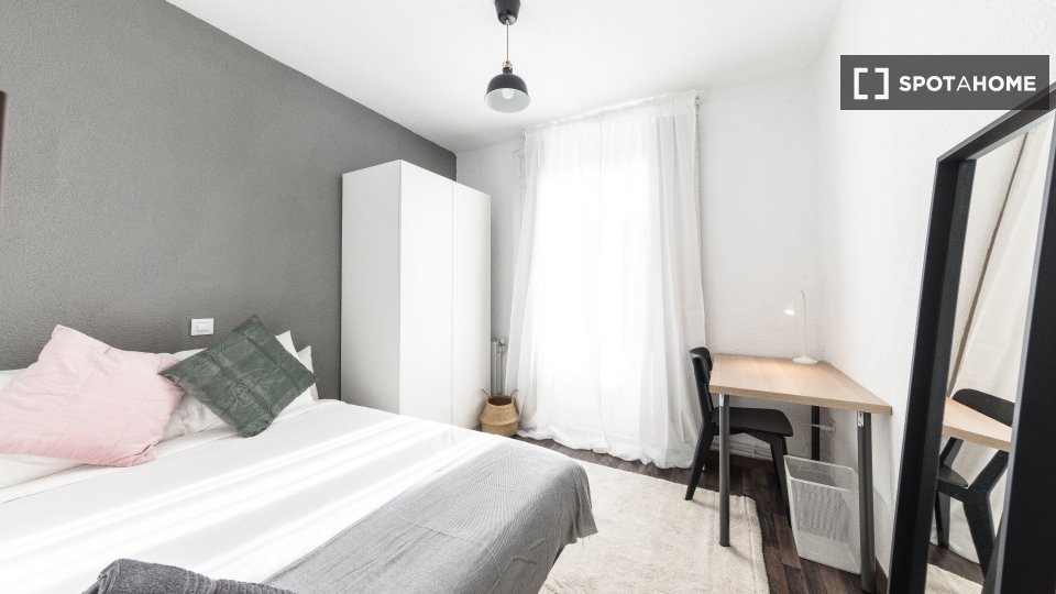 Double room Madrid, 9 beds, 170m² — photo 24