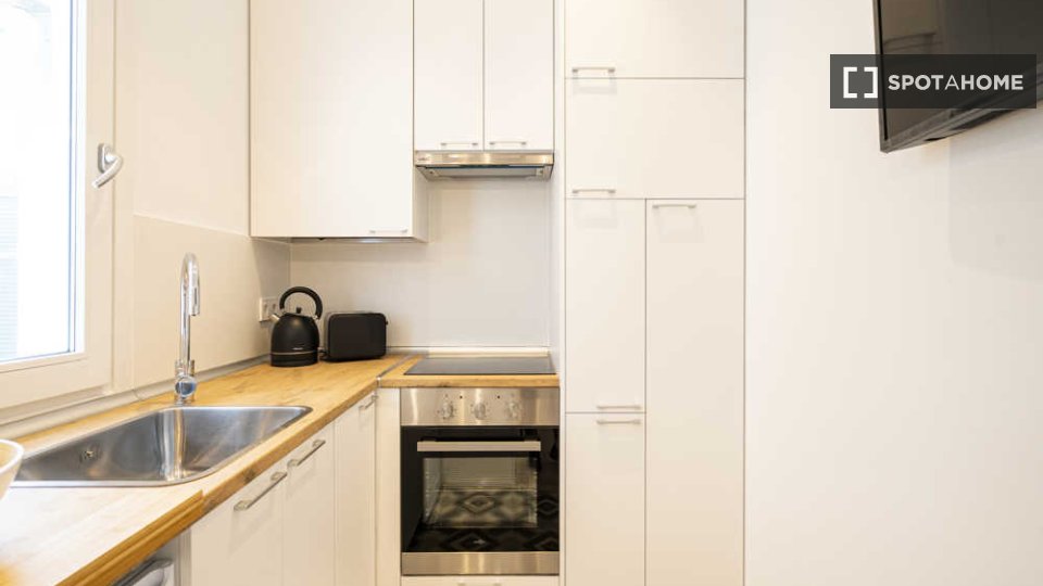 Double room Madrid, 4 beds, 70m² — photo 103