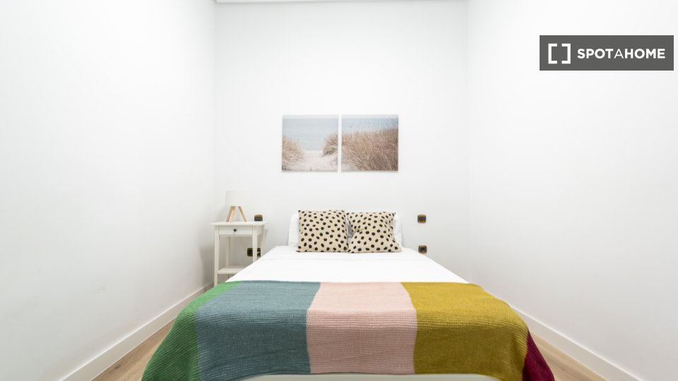 Double room Madrid, 5 beds — photo 12