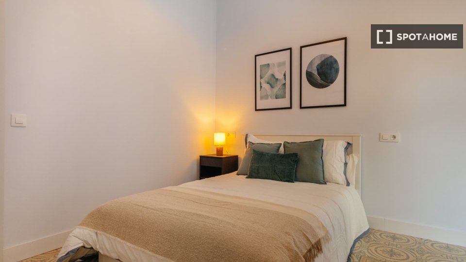 Double room Barcelona, 7 beds — photo 13