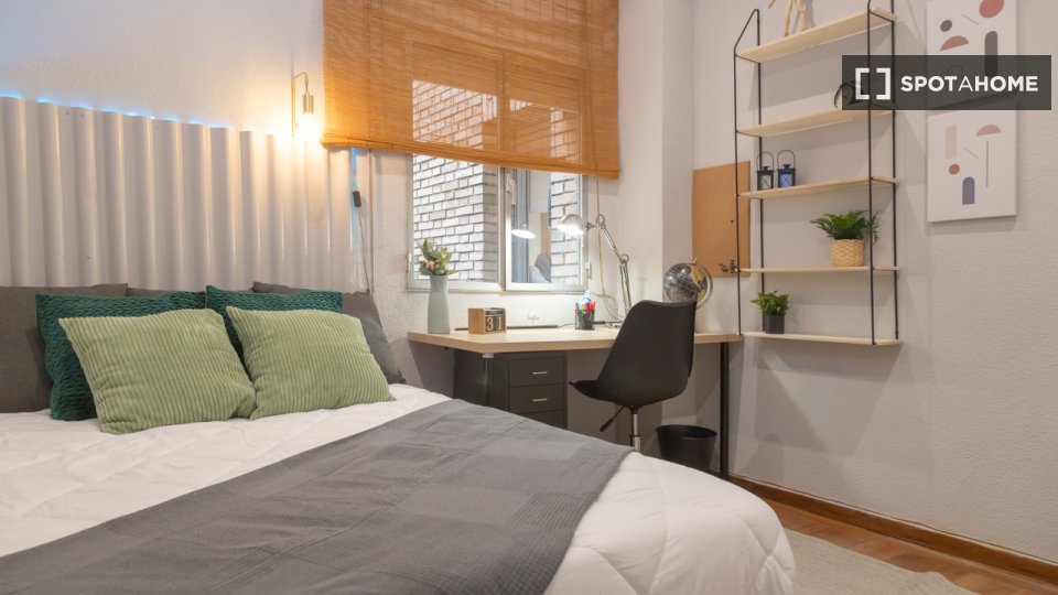 Double room Madrid, 4 beds — photo 4