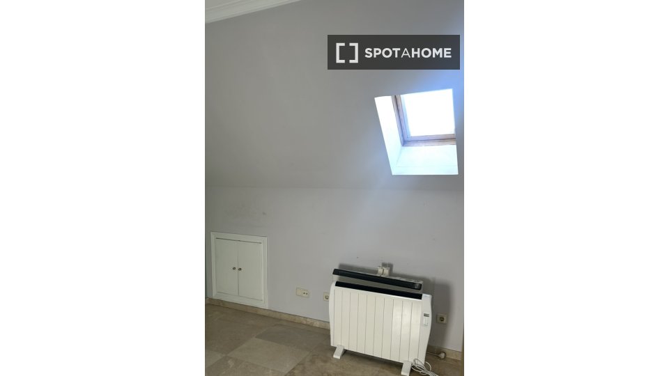 Double room Madrid, 3 beds, 100m² — photo 7