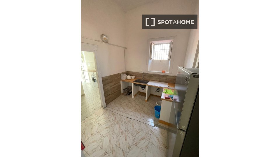 Double room Naples, 8 beds — photo 8