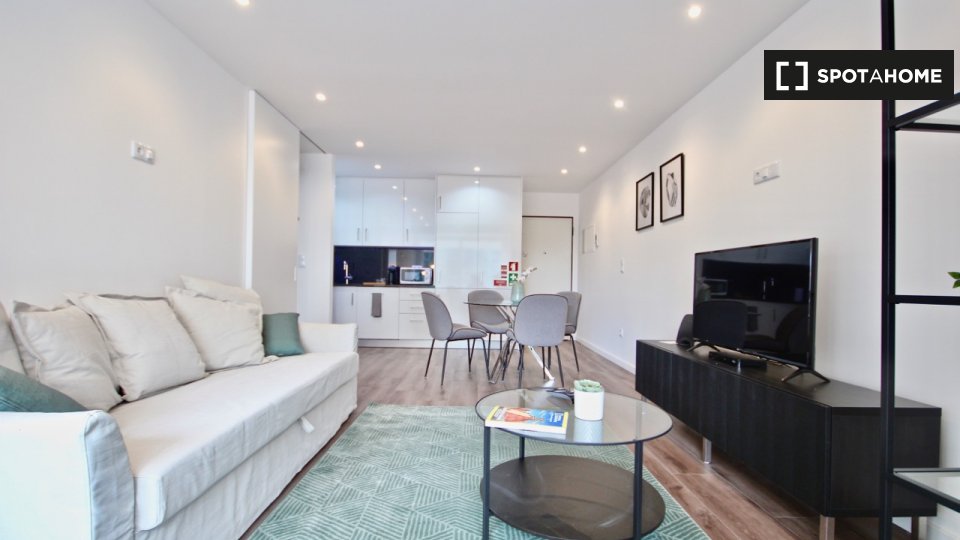 Apartment Lisbon, 1 bed — photo 5