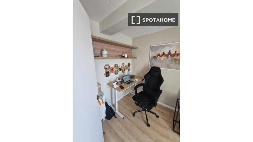 Double room Barcelona, 1 bed, 70m² — photo 12
