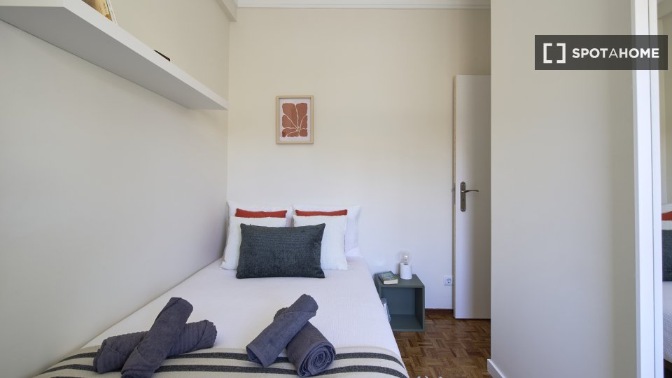 Double room Lisbon, 10 beds — photo 13