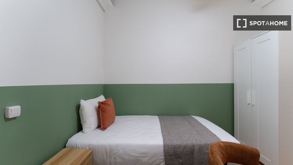 Double room Madrid, 6 beds — photo 17
