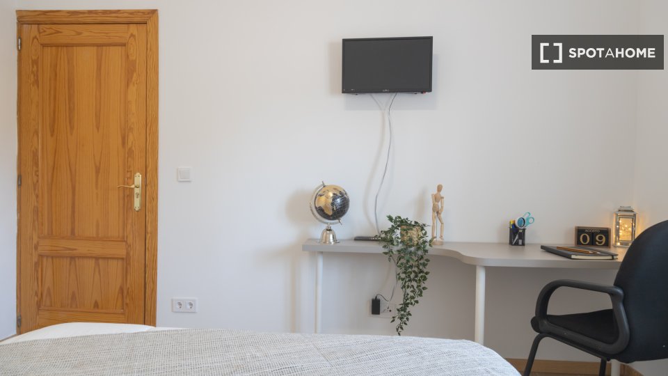 Double room Madrid, 5 beds — photo 18