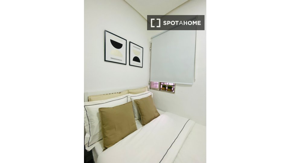 Double room Madrid, 4 beds — photo 18