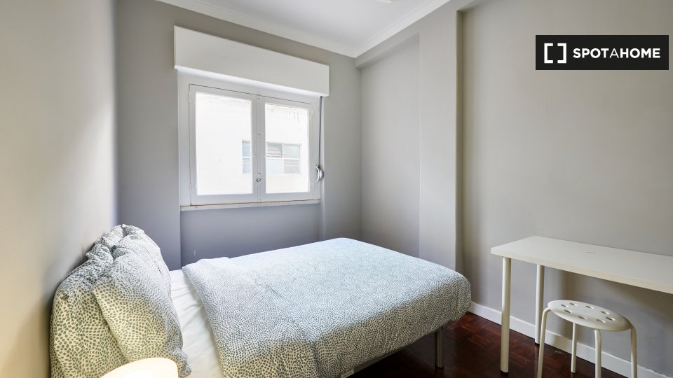 Double room Lisbon, 6 beds — photo 4