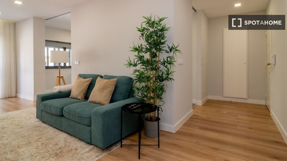 Apartment Lisbon, 3 beds — photo 15