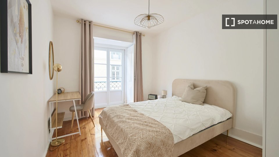 Double room Lisbon, 8 beds — photo 1