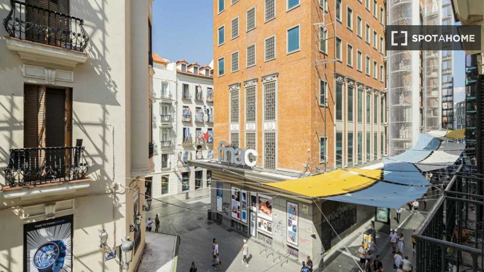 Double room Madrid, 16 beds — photo 29