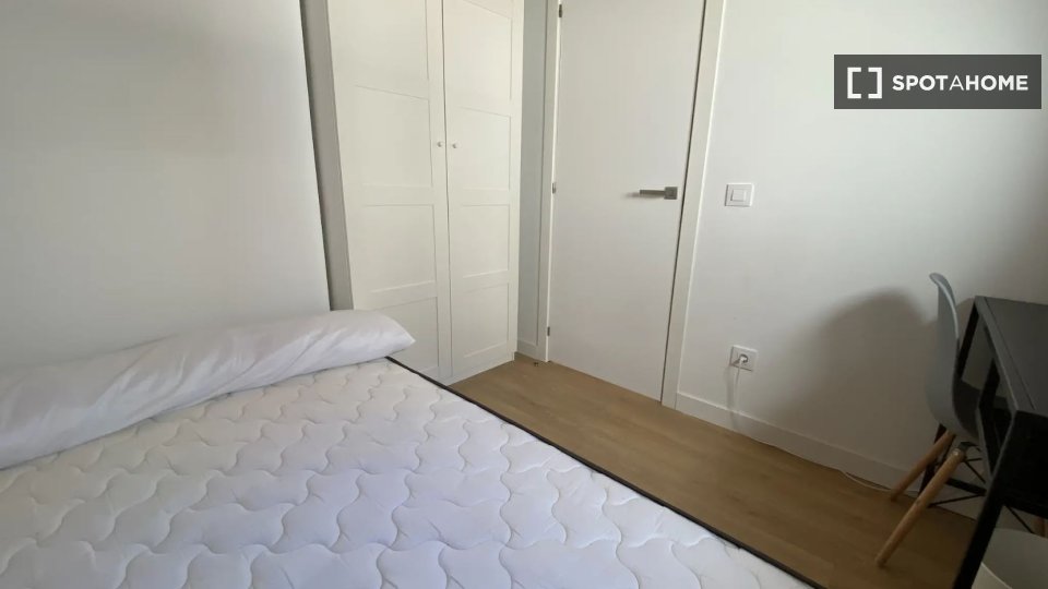 Double room Madrid, 18 beds — photo 20