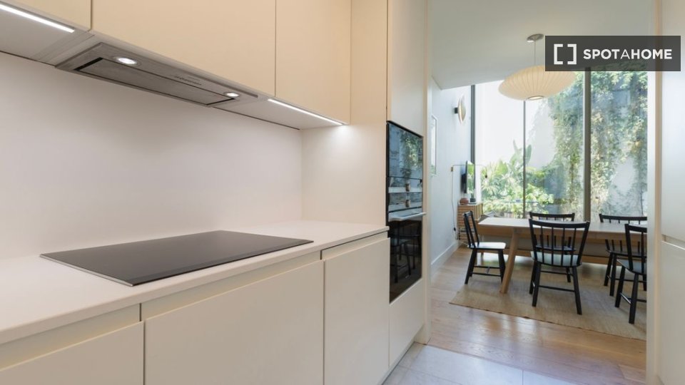 Apartment Lisbon, 3 beds — photo 19