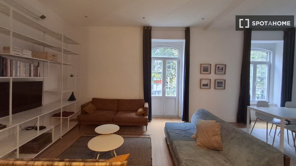 Apartment Lisbon, 3 beds, 125m² — photo 23