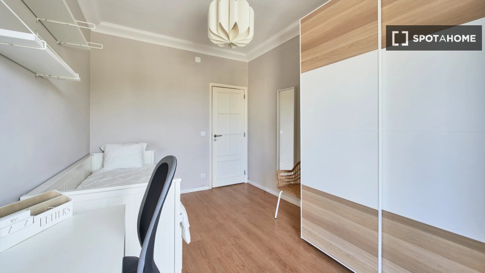 Double room Lisbon, 6 beds — photo 3