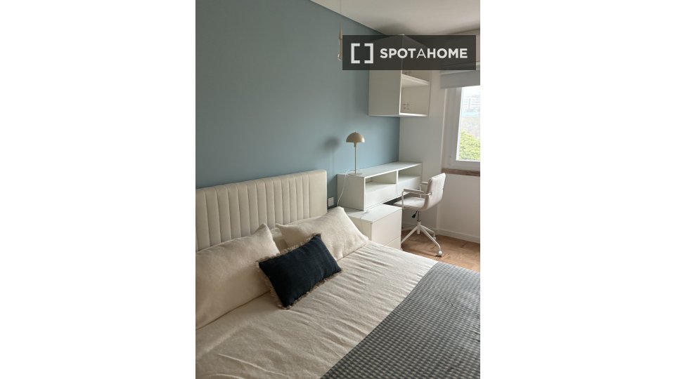 Double room Lisbon, 2 beds, 90m² — photo 7