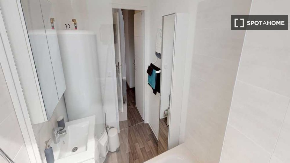 Double room Lille, 4 beds, 80m² — photo 16