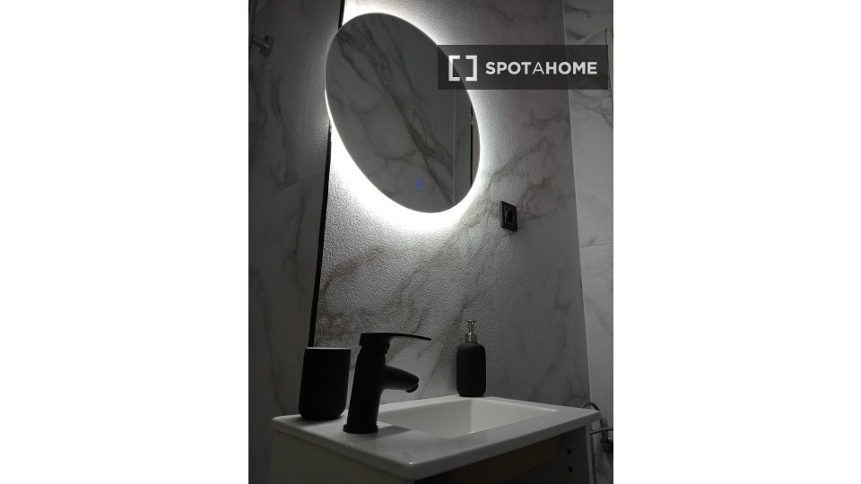 Double room Madrid, 4 beds — photo 62