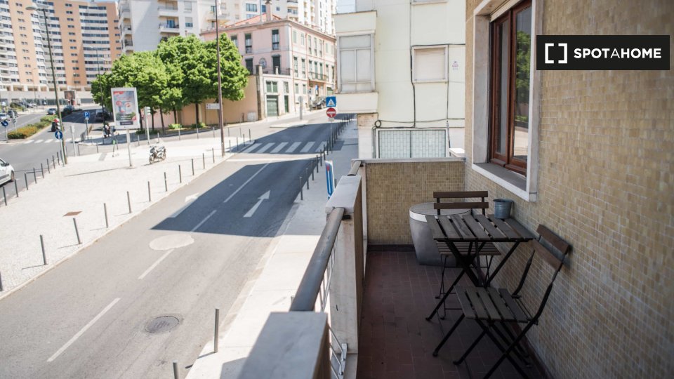 Double room Lisbon, 4 beds, 100m² — photo 6