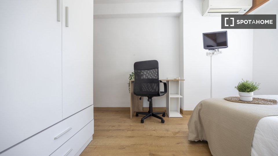 Chambre double Valence, 5 chambres, 130m² — photo 18
