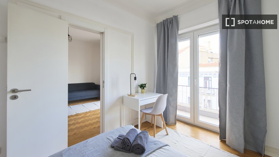 Double room Lisbon, 5 beds — photo 3