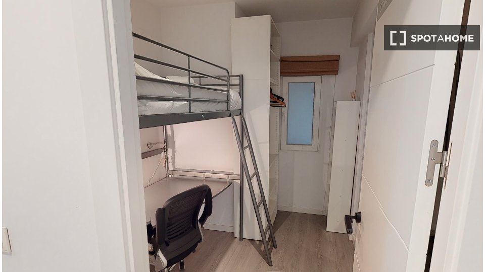 Double room Madrid, 5 beds, 150m² — photo 20