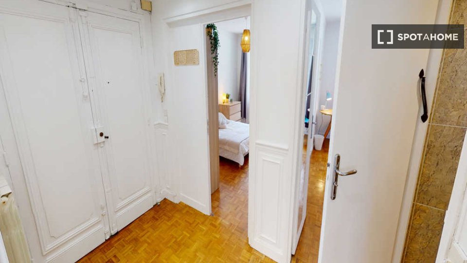 Double room Paris, 3 beds, 60m² — photo 2
