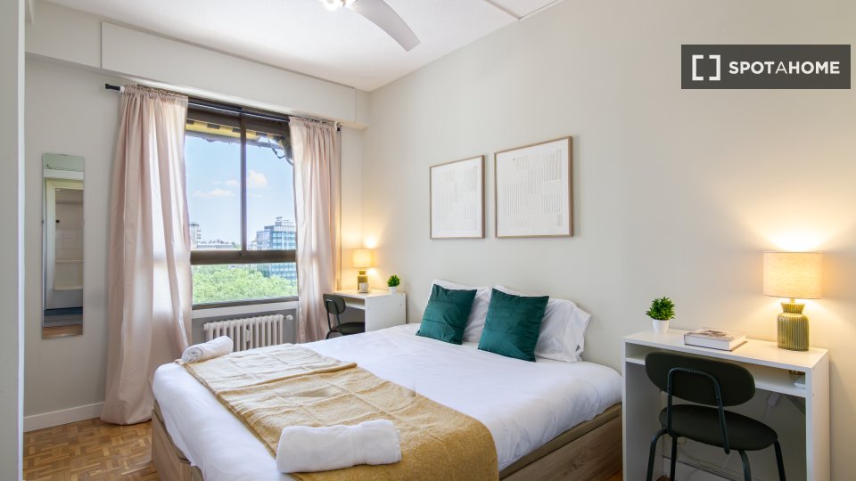 Double room Madrid, 5 beds — photo 40