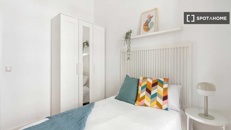 Double room Madrid, 7 beds — photo 21