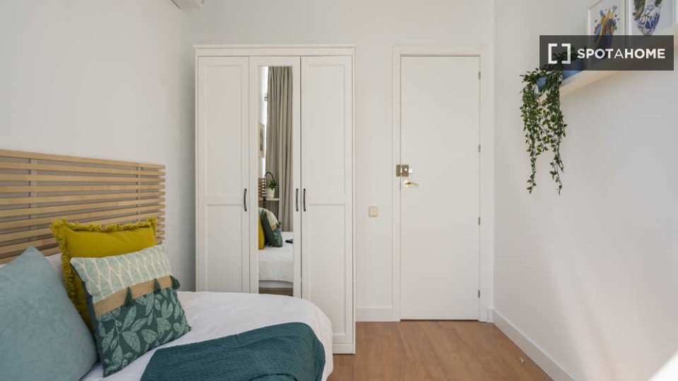 Double room Madrid, 12 beds — photo 73