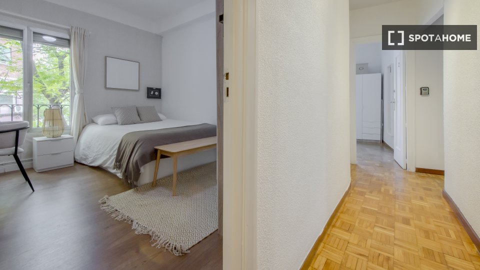 Double room Madrid, 4 beds, 120m² — photo 10