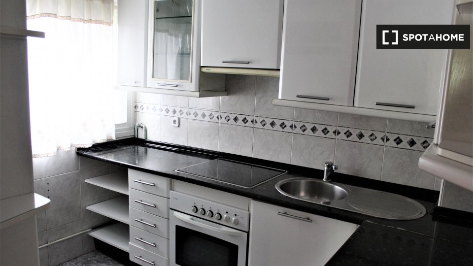Double room Madrid, 3 beds, 70m² — photo 4