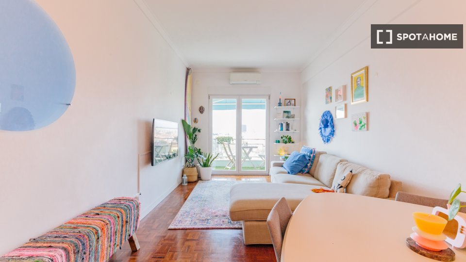 Apartment Lisbon, 2 beds, 80m² — photo 19