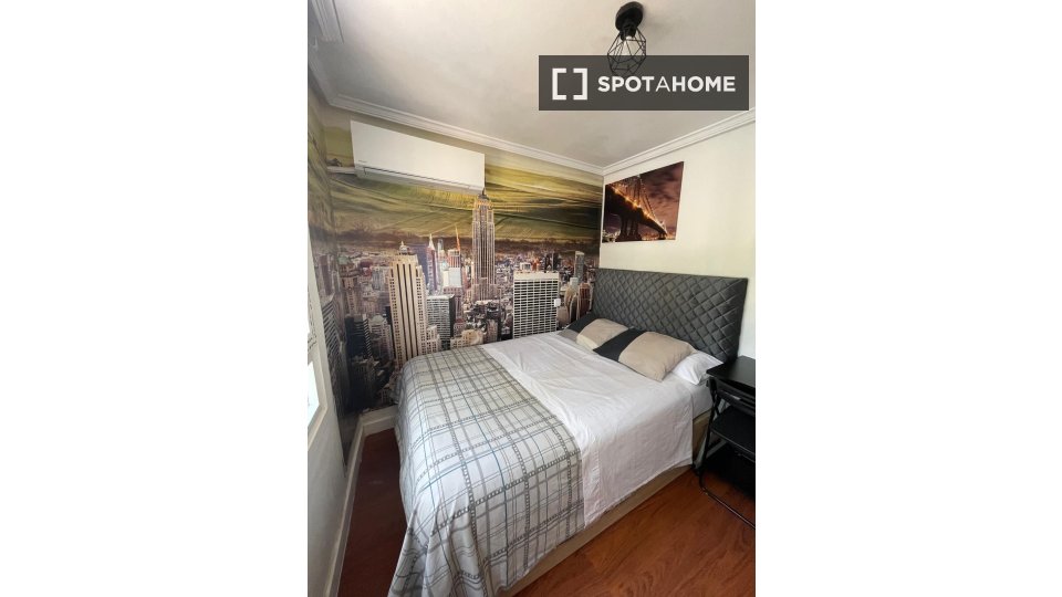 Double room Madrid, 3 beds — photo 24