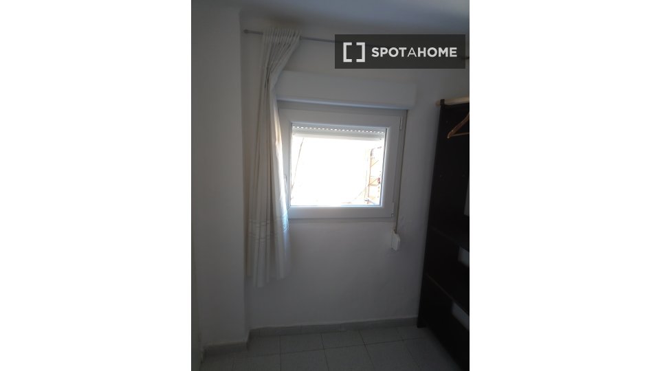 Double room Madrid, 3 beds, 50m² — photo 15