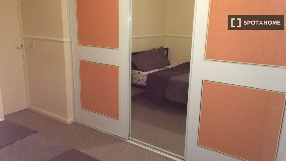 Double room London, 4 beds, 70m² — photo 3