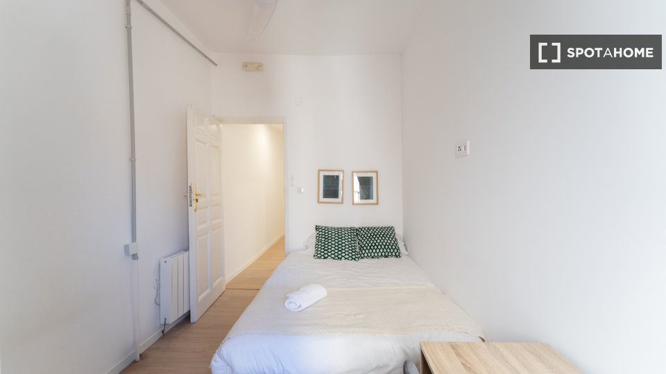 Double room Madrid, 10 beds — photo 73