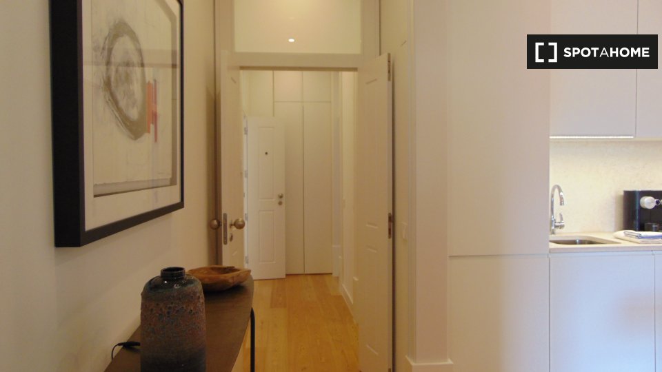 Apartment Lisbon, 2 beds, 100m² — photo 10